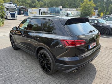 Volkswagen Touareg - 4