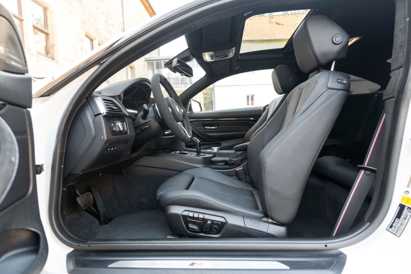 Fahrzeugabbildung BMW 430I Coupe M-Sport H&K LED CARPLAY ALC CARBON