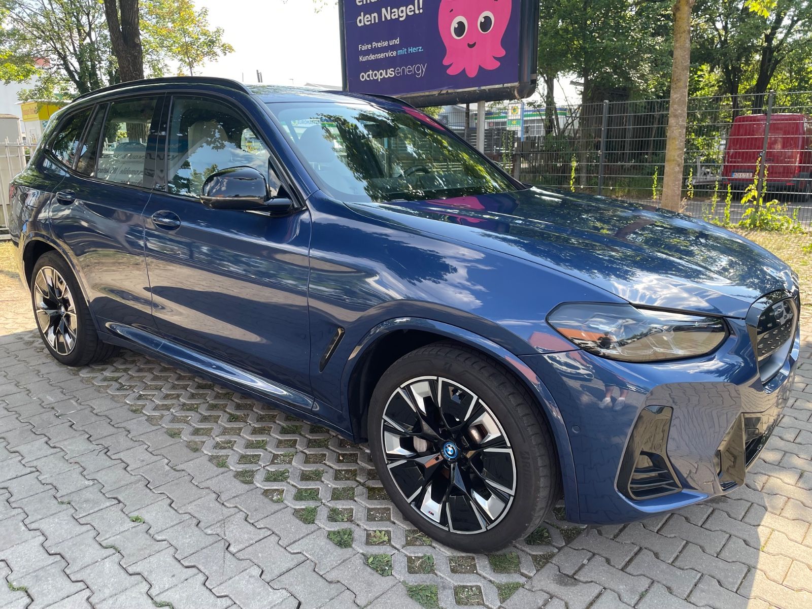 BMW iX3 Impressive Panora Head Up 360°Kamera foto 9