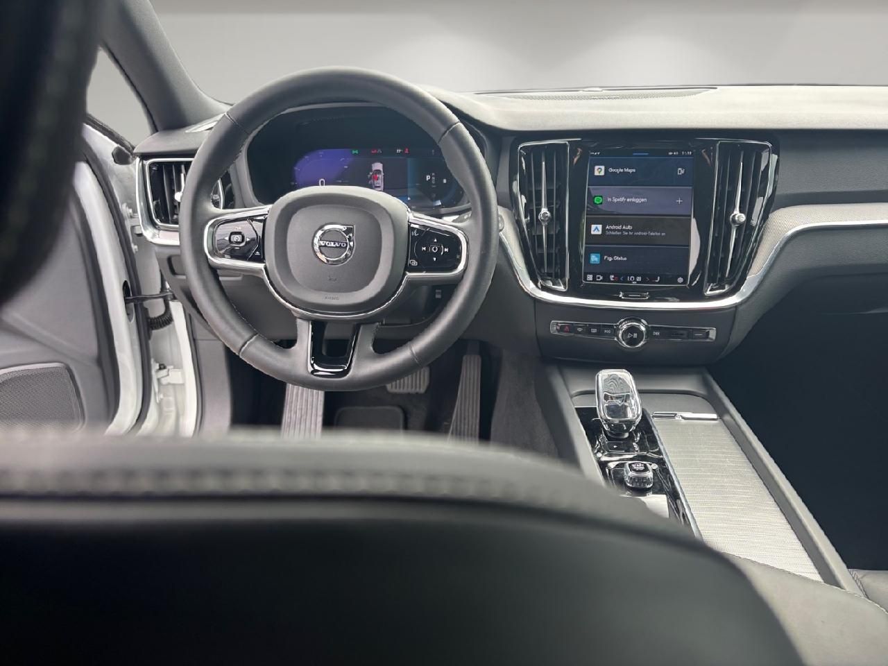 Fahrzeugabbildung Volvo V60 B4 Benzin Plus Dark 2WD