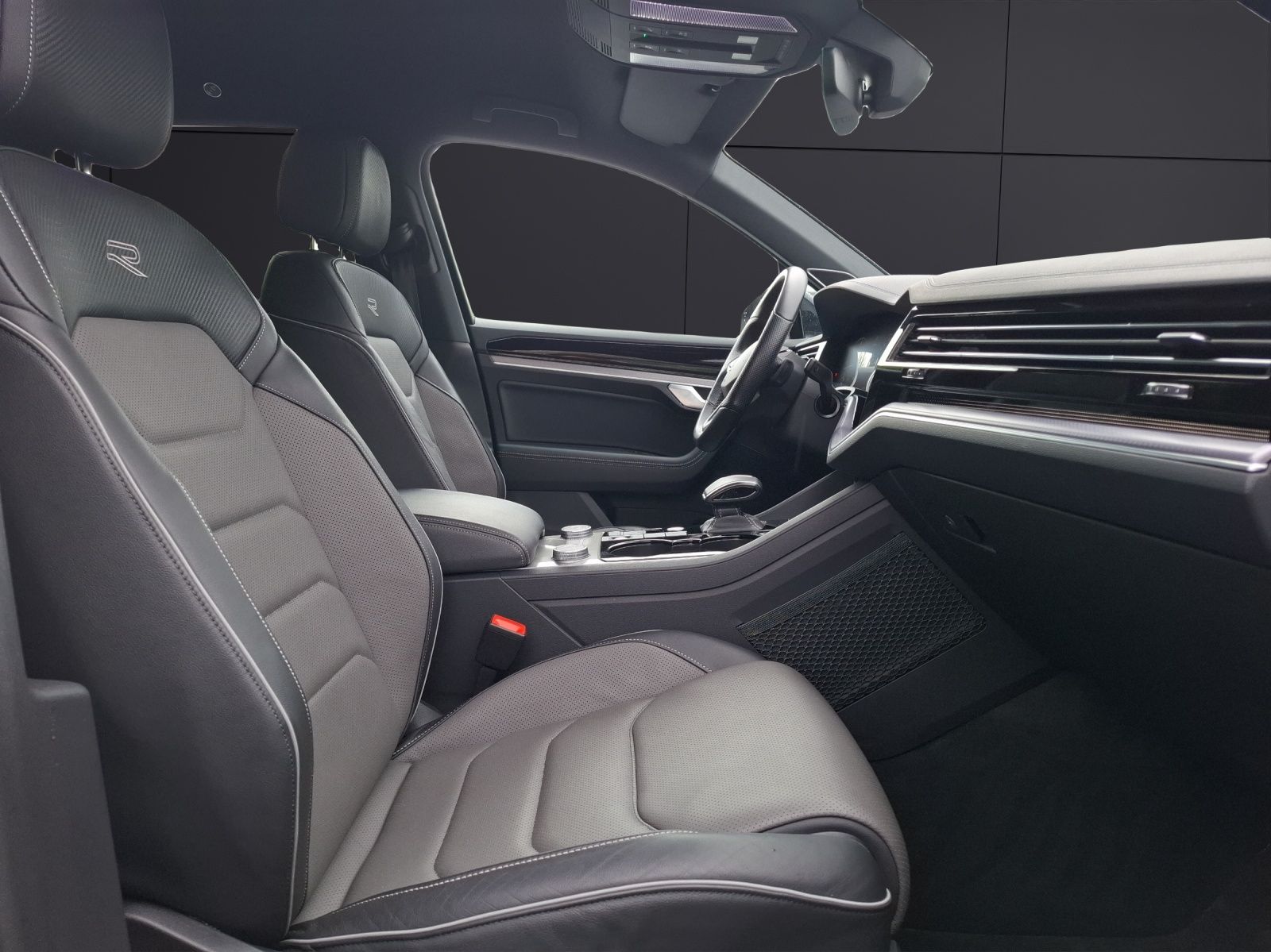 Fahrzeugabbildung Volkswagen Touareg TDI R-Line 4M Standhzg. Matrix AHK Navi