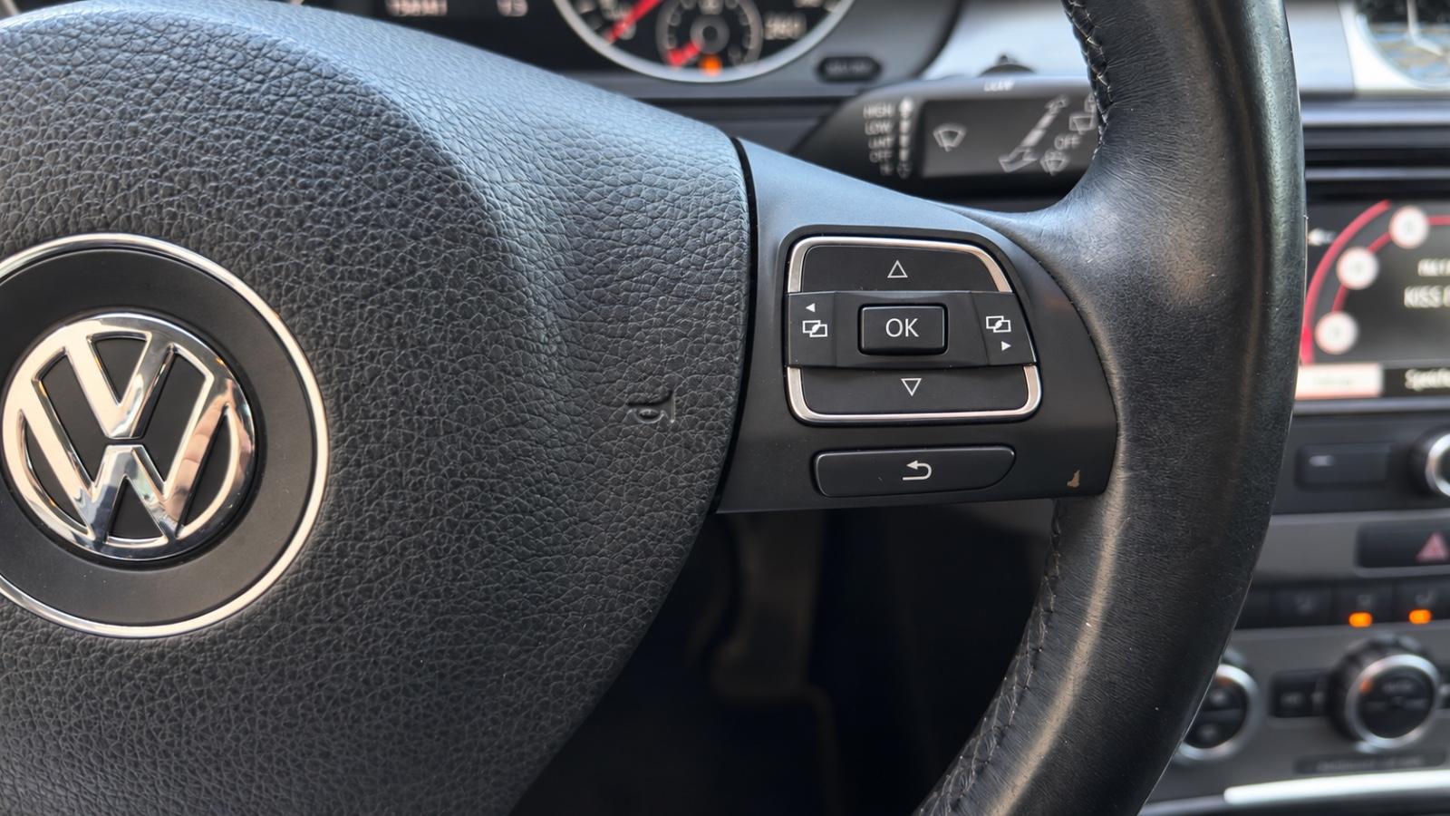 Volkswagen Passat 2013 — photo 22