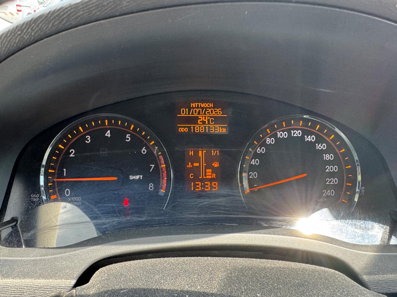 Toyota Avensis 2010 — photo 17