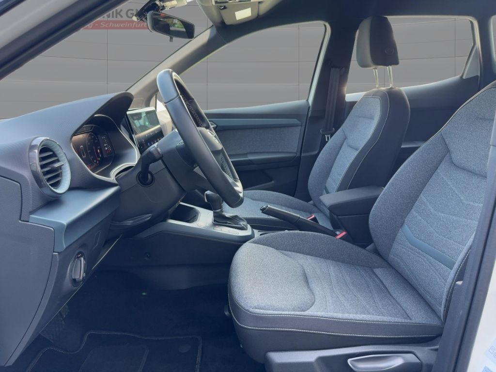 Fahrzeugabbildung SEAT Arona Xperience NAVI  RÜCKFAHRK. VOLL- LED