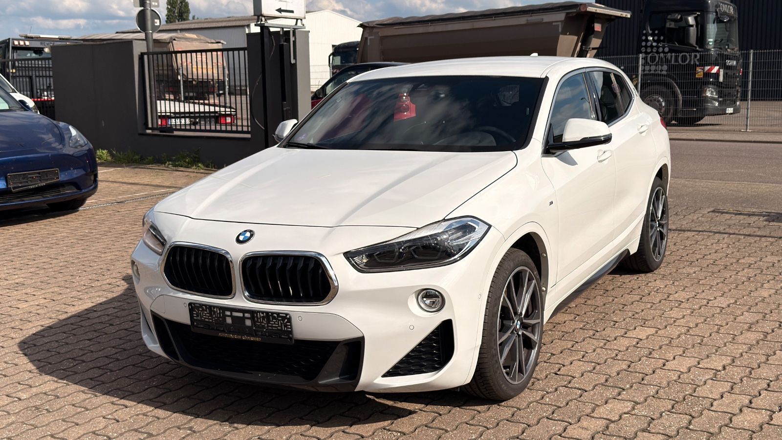 BMW X2 sDrive 20i*M-SPORT*AHK*LED*SHZ*LEDER*8FA*NAVI