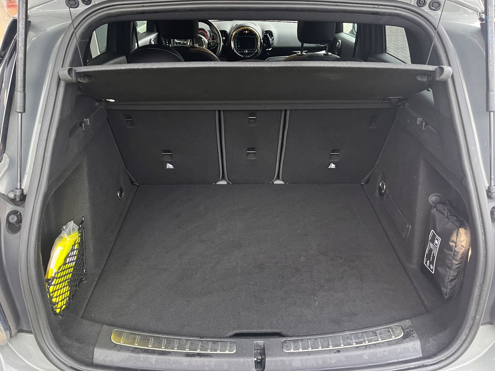 Fahrzeugabbildung MINI ONE Countryman One D Automatik
