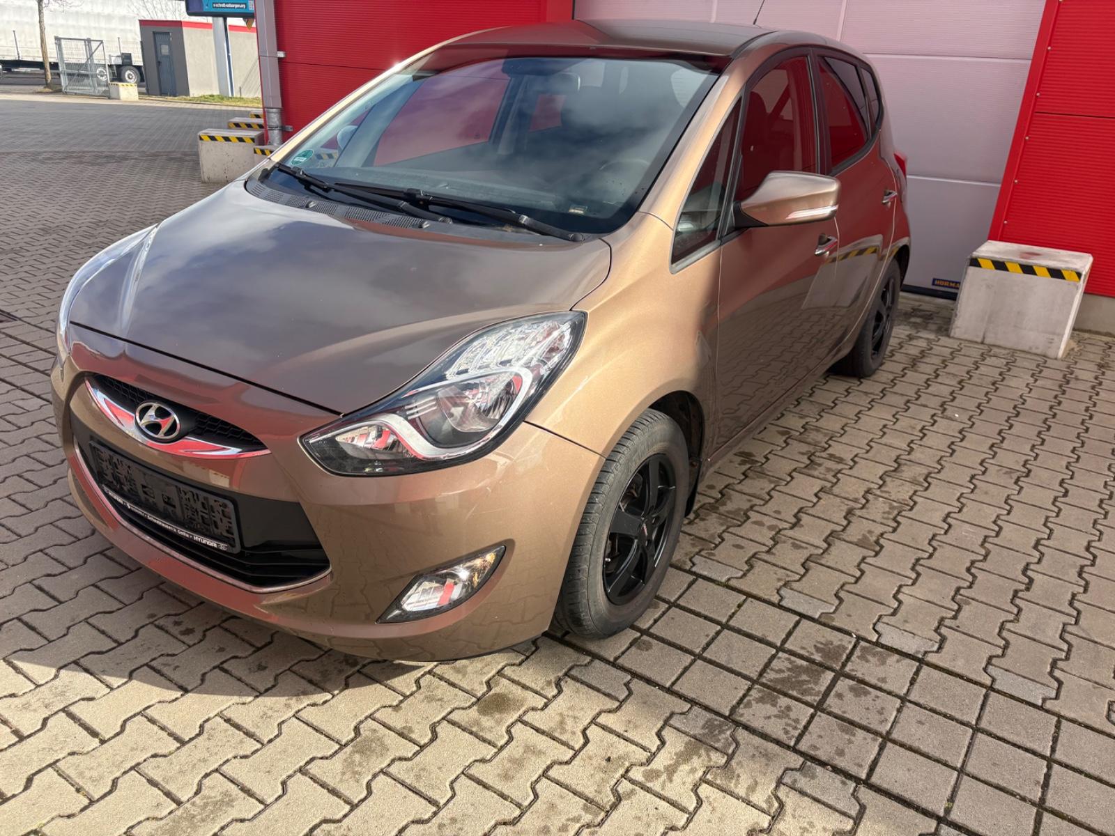 Hyundai ix20 1.6 CRDi KLIMAAUTOMATIK/ALU/PDC