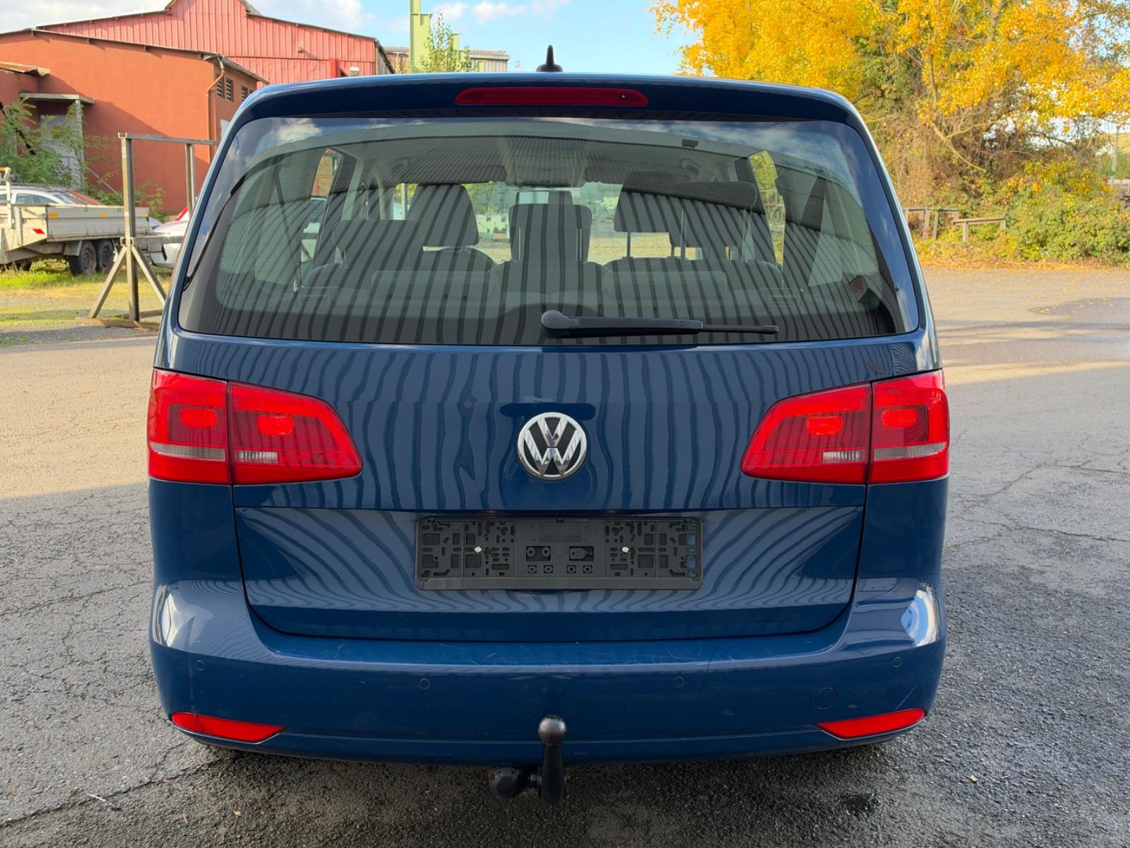 Volkswagen Touran 2012 — photo 6