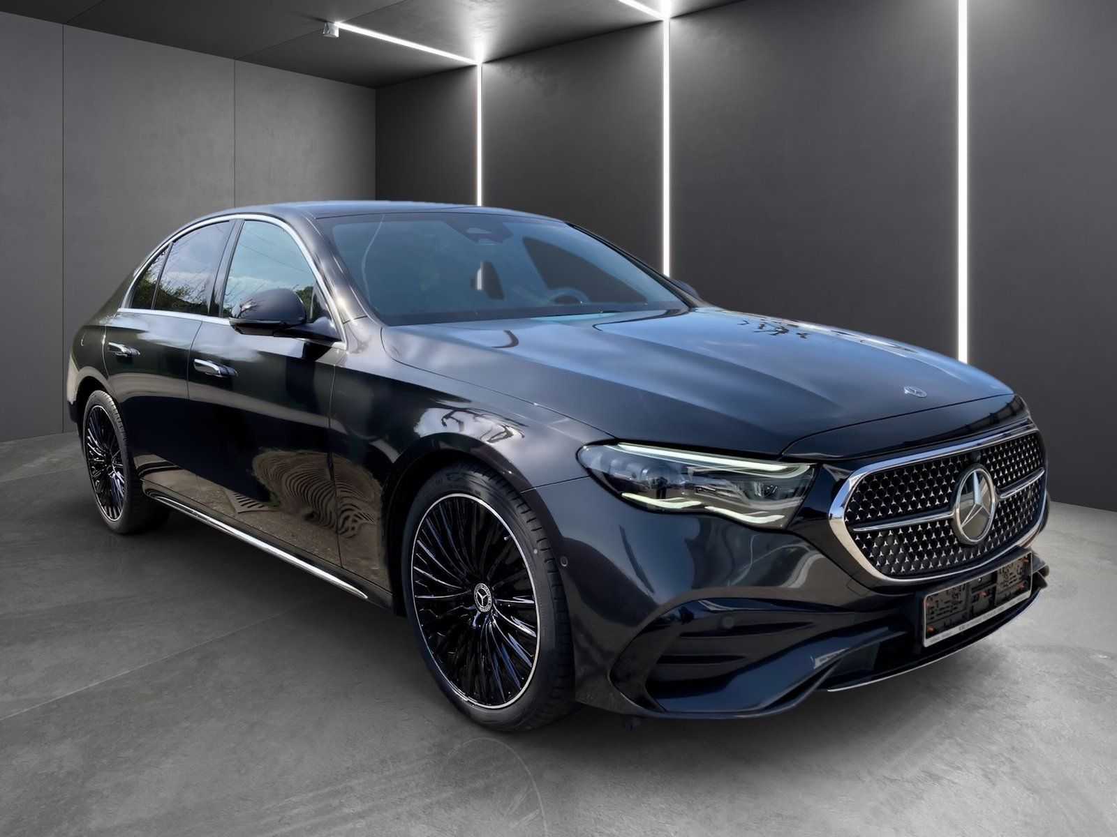 Fahrzeugabbildung Mercedes-Benz E 200 AMG Line *AHK*Totwink*360*Memory*Digital*