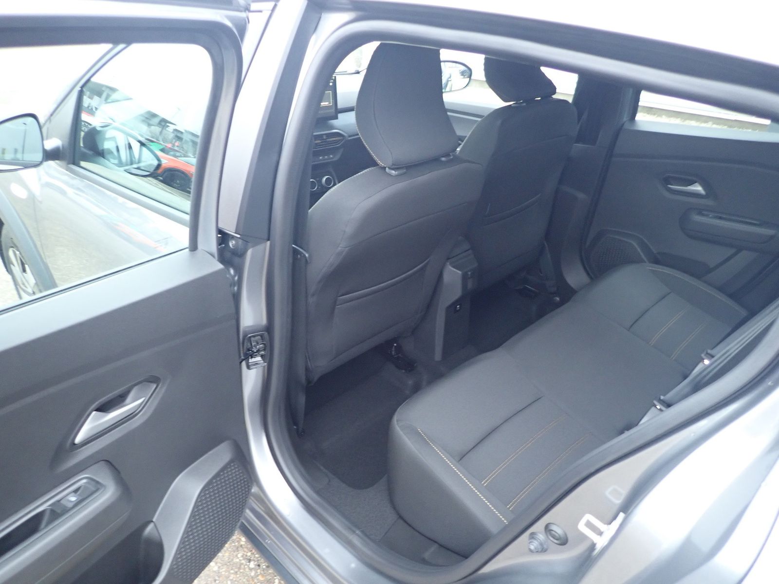 Fahrzeugabbildung Dacia Sandero Stepway Expression TCe 110