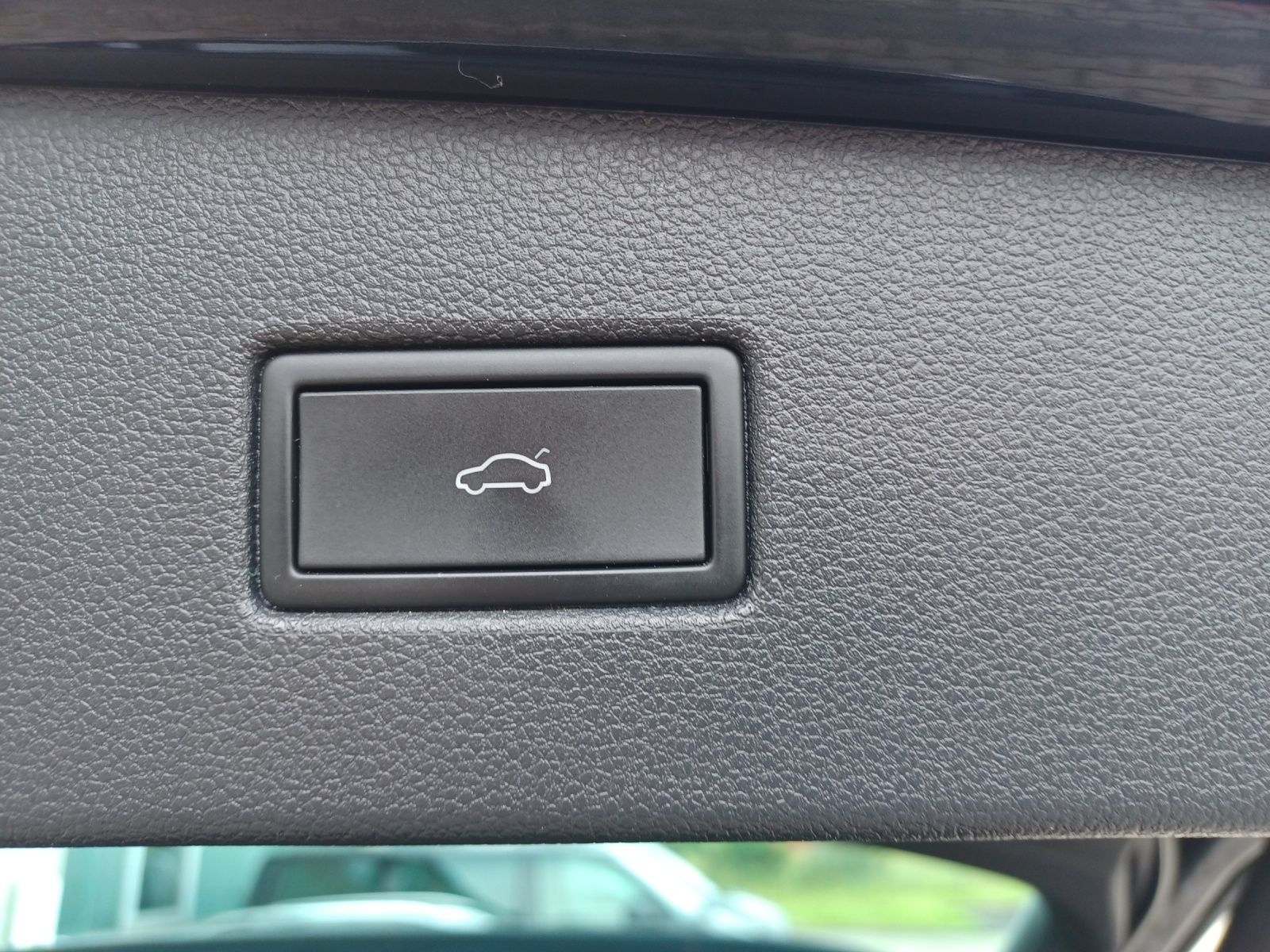 Fahrzeugabbildung Volkswagen Tiguan TSI R-Line 4M DSG R-Lin STH Matrix AHK Na
