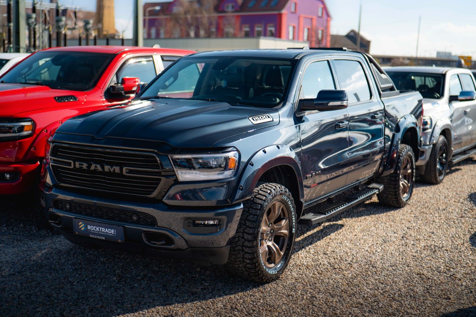 Fahrzeugabbildung Dodge RAM 5.7 V8 HEMI 4x4 Offroad LARAMIE Night 19%