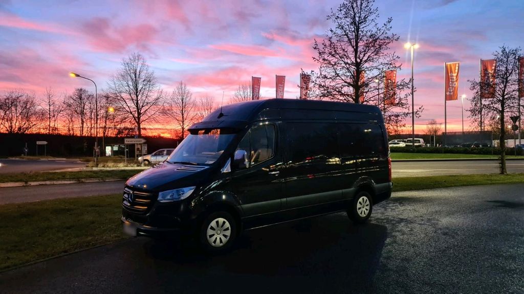 Image of Mercedes-Benz Sprinter