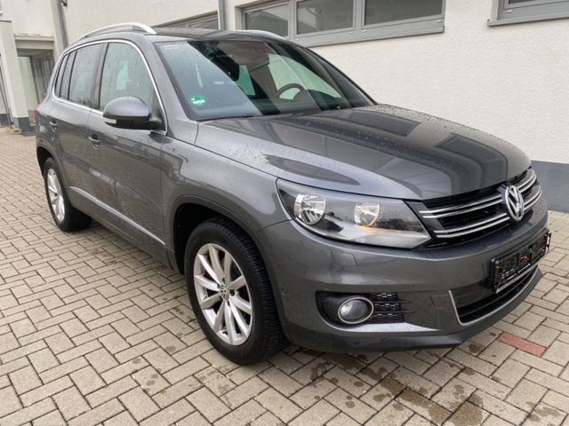 Volkswagen Tiguan Lounge Sport & Style BMT. Navi, Kamera.