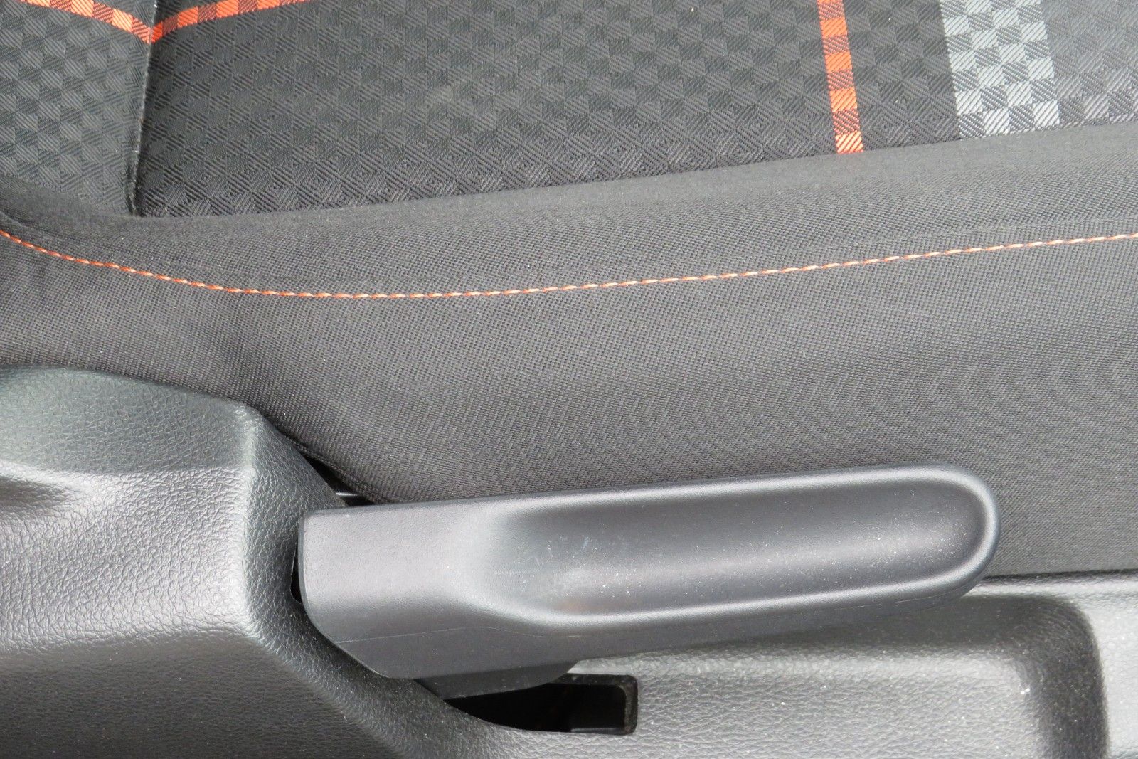 Fahrzeugabbildung Volkswagen Beetle Lim. Club XENON NAVI APP-CONNECT PDC 18`