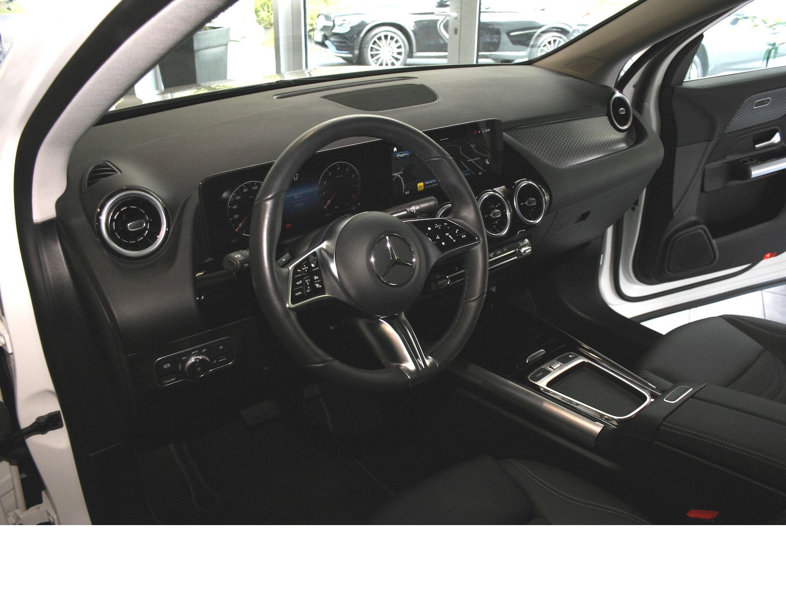 Fahrzeugabbildung Mercedes-Benz GLA 180 Progr. Advanced *Winter-Paket*Kamera