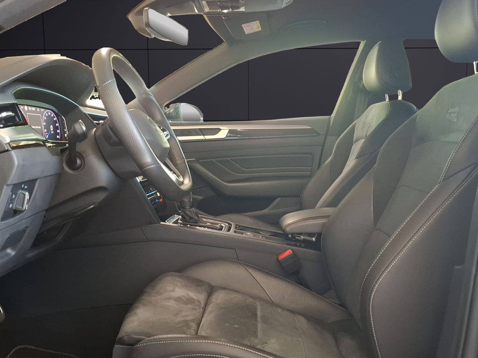 Fahrzeugabbildung Volkswagen Arteon SB TDI R-Line DSG Matrix AHK Navi AID ACC