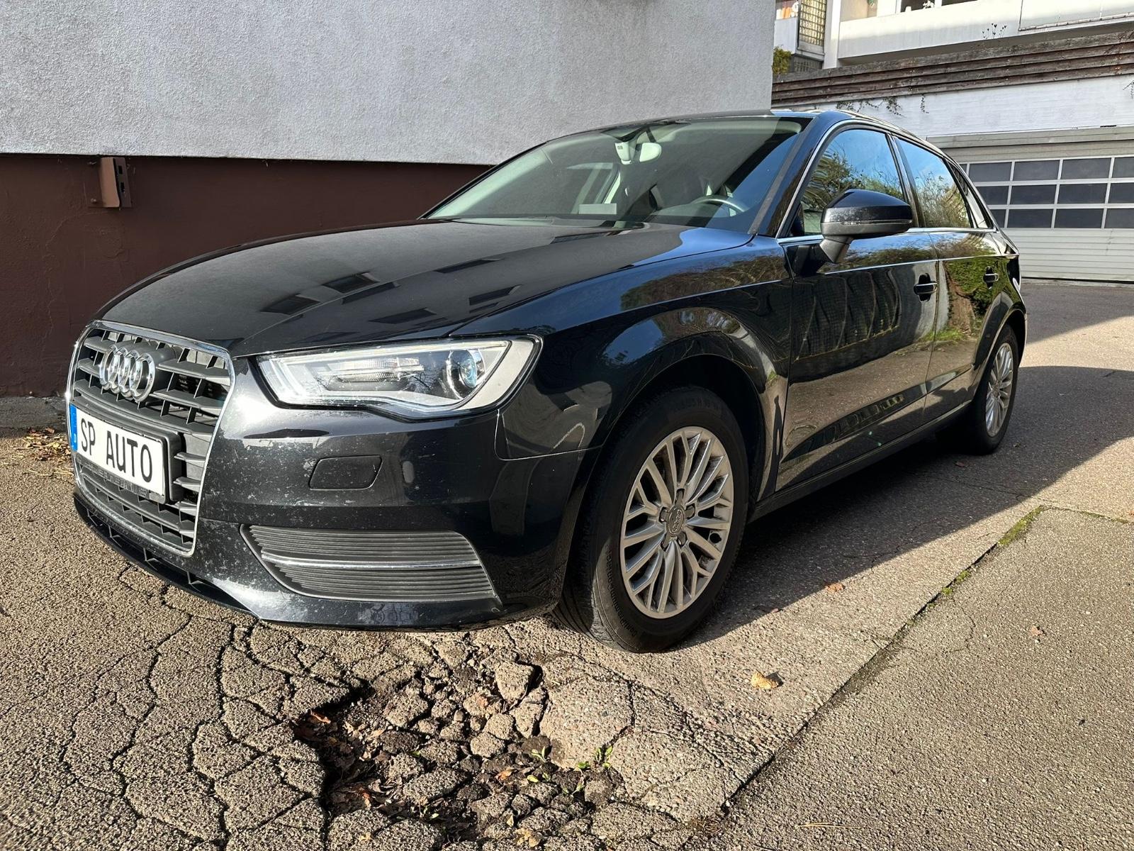 Audi A3 Sportback 2.0 TDI Ambiente Navi Teilleder