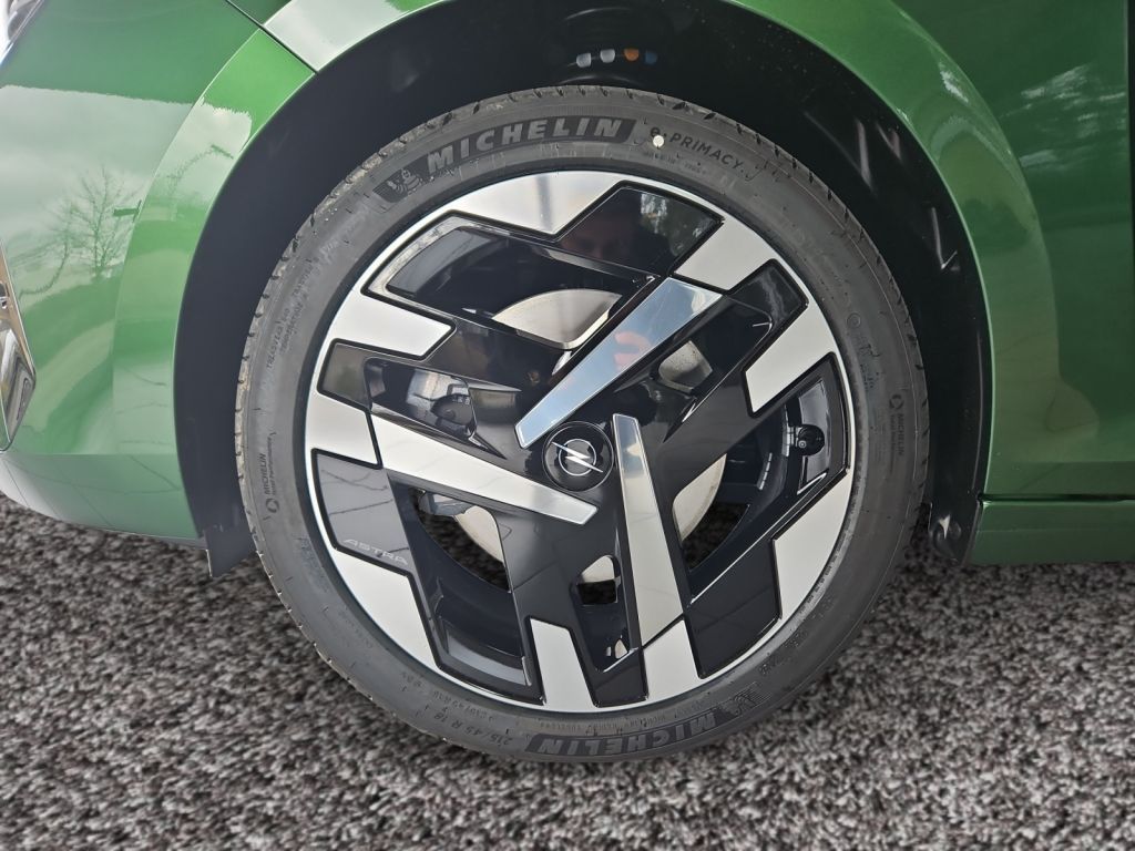 Fahrzeugabbildung Opel Astra Sports Tourer Electric Ultimate (L)