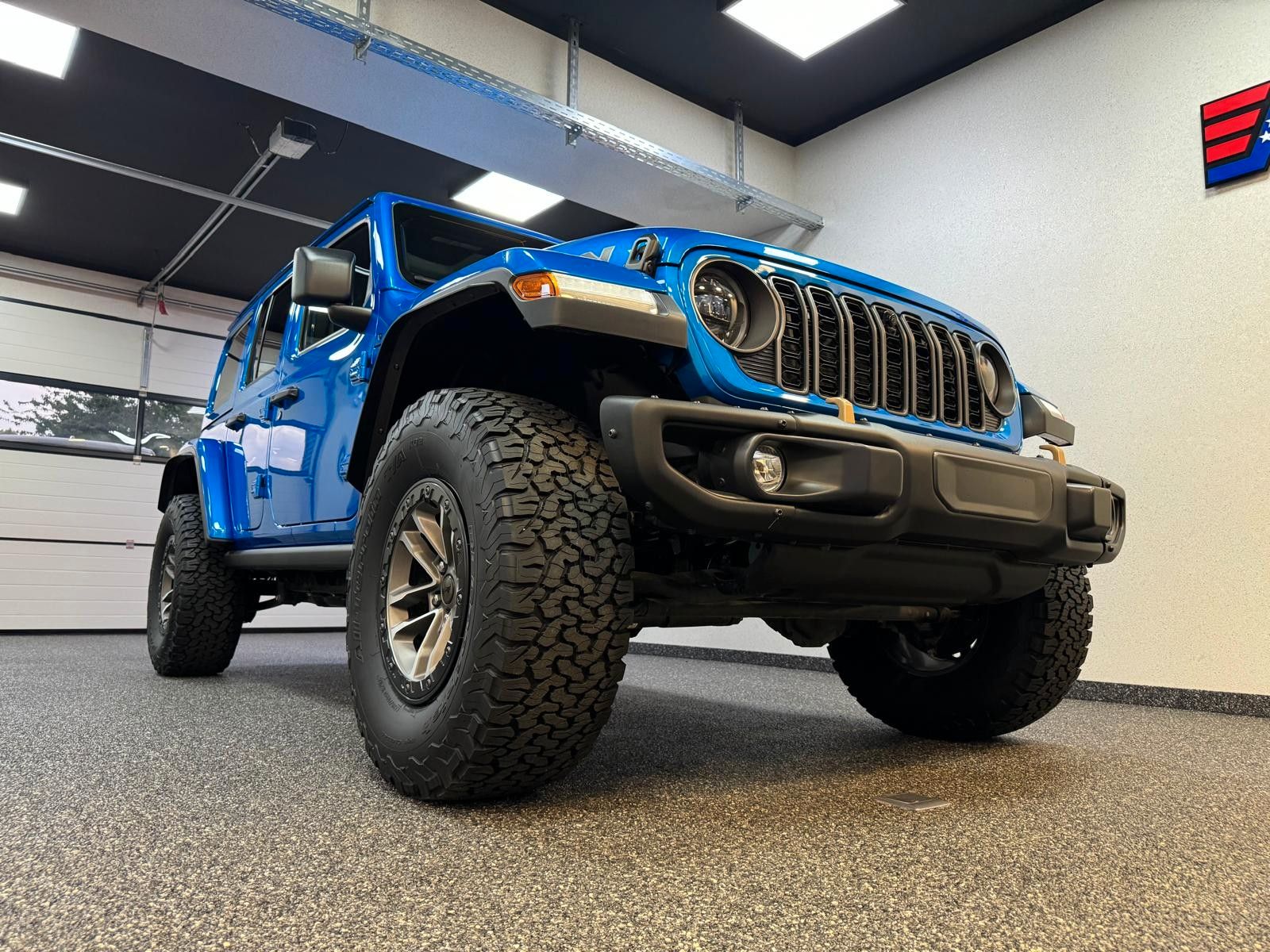 Fahrzeugabbildung Jeep RUBICON 392-6.4L HEMI V8-RECON 35"-STEEL BUMPER