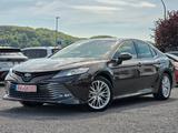 Toyota Camry Hybrid Executive - Toyota Camry: Executive