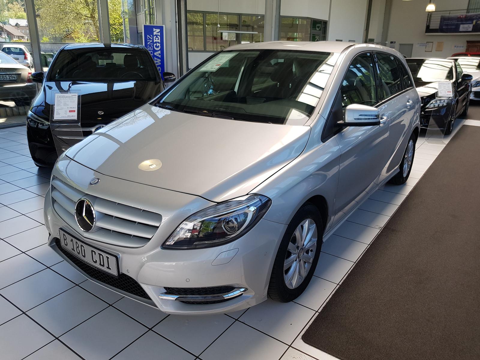 Mercedes-Benz B 180 STYLE AUTOMATIK XENON AHK PTS SPIEGELPAKET