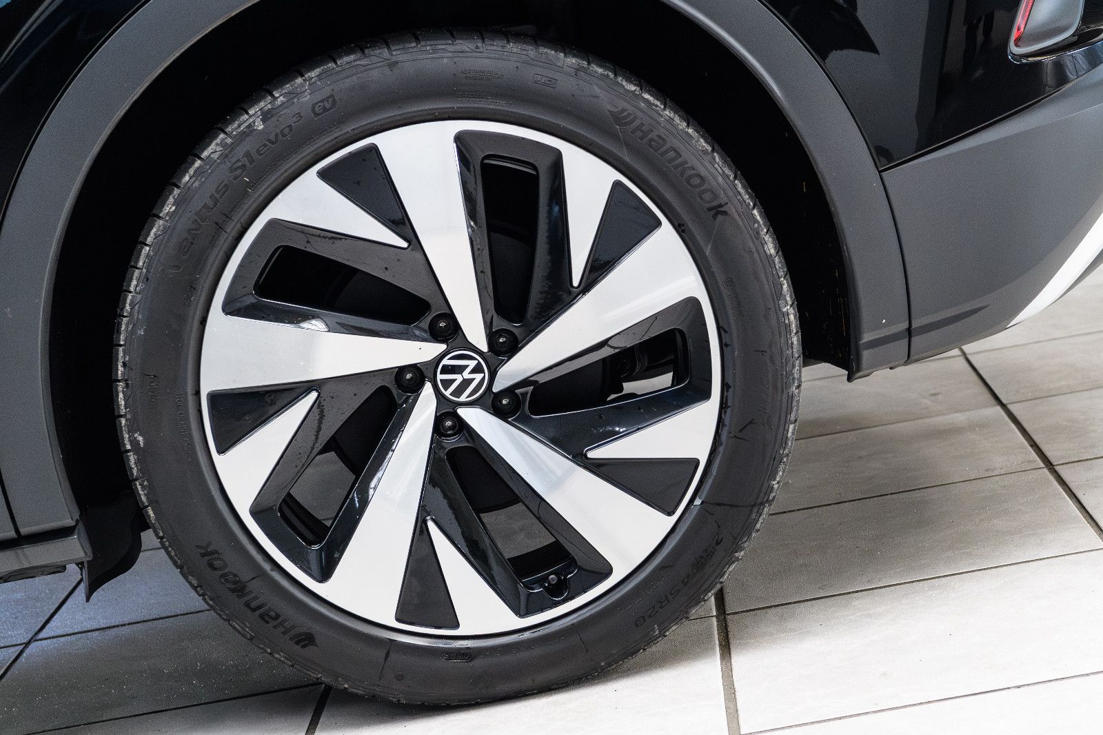 Fahrzeugabbildung Volkswagen ID.4 Pro IQ-LED+AHK+NAV+HUD+WÄRMEPUMPE+H&K+ACC