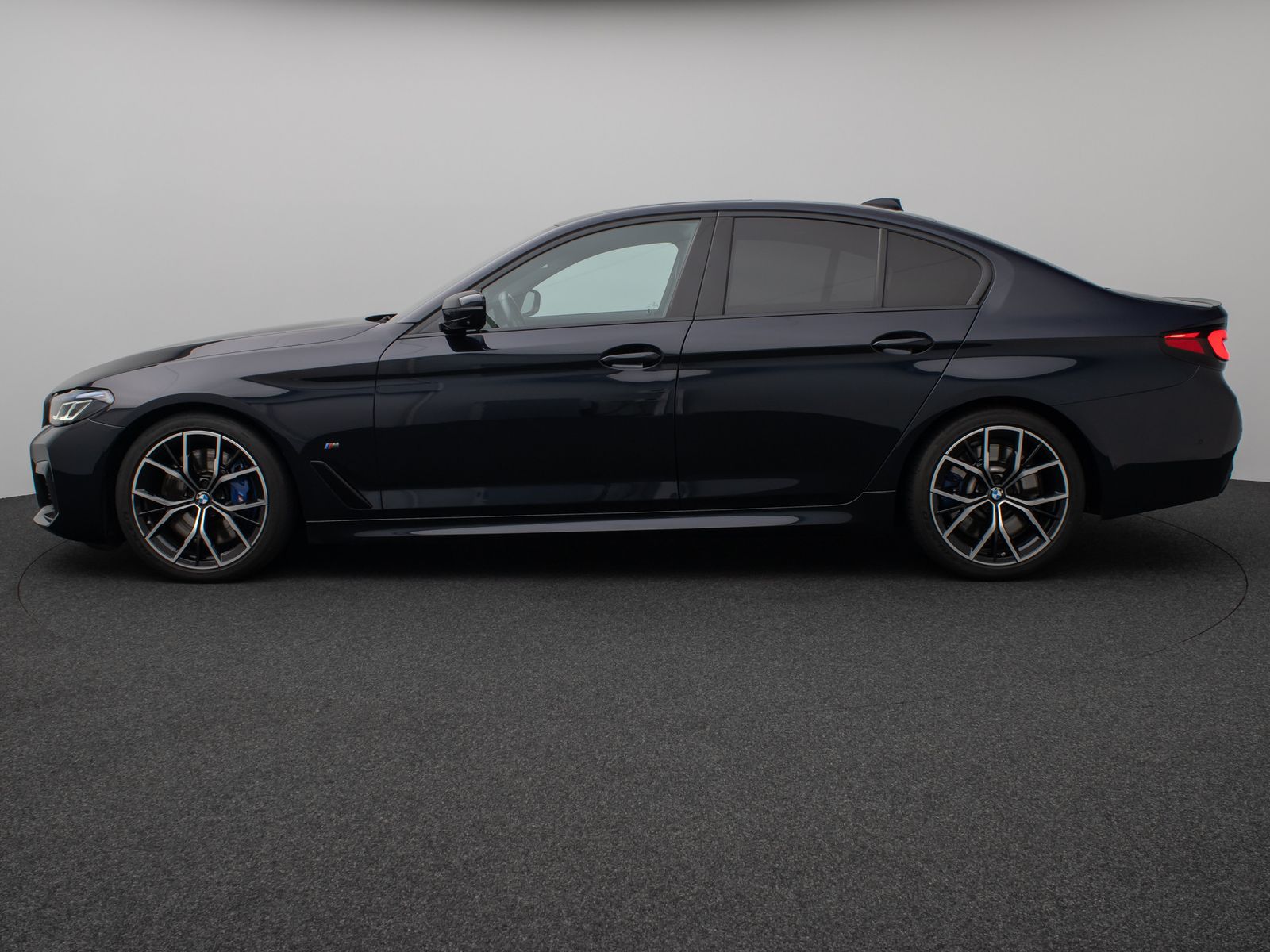 Fahrzeugabbildung BMW M550i xD Glasdach Laser 360°HUD DAB H/K SoftCl