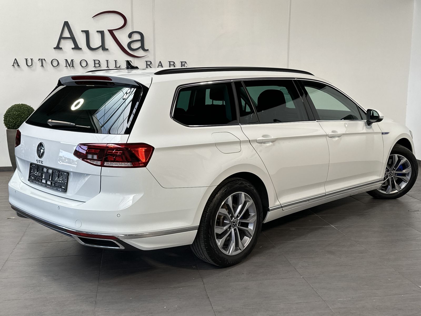 Fahrzeugabbildung Volkswagen Passat Variant GTE 1.4 TSI DSG NAV+LED+PANO+KAM