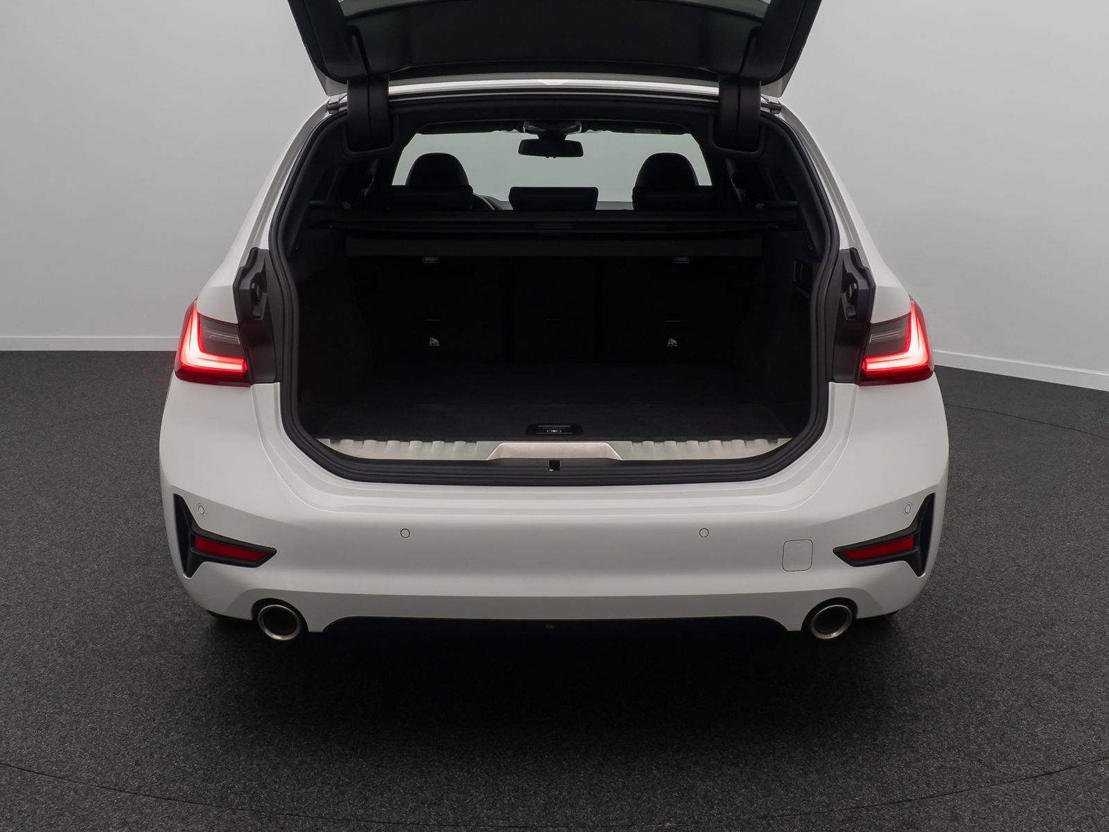 Fahrzeugabbildung BMW 330e Sport Line DAB Kamera Parkassistent Alarm