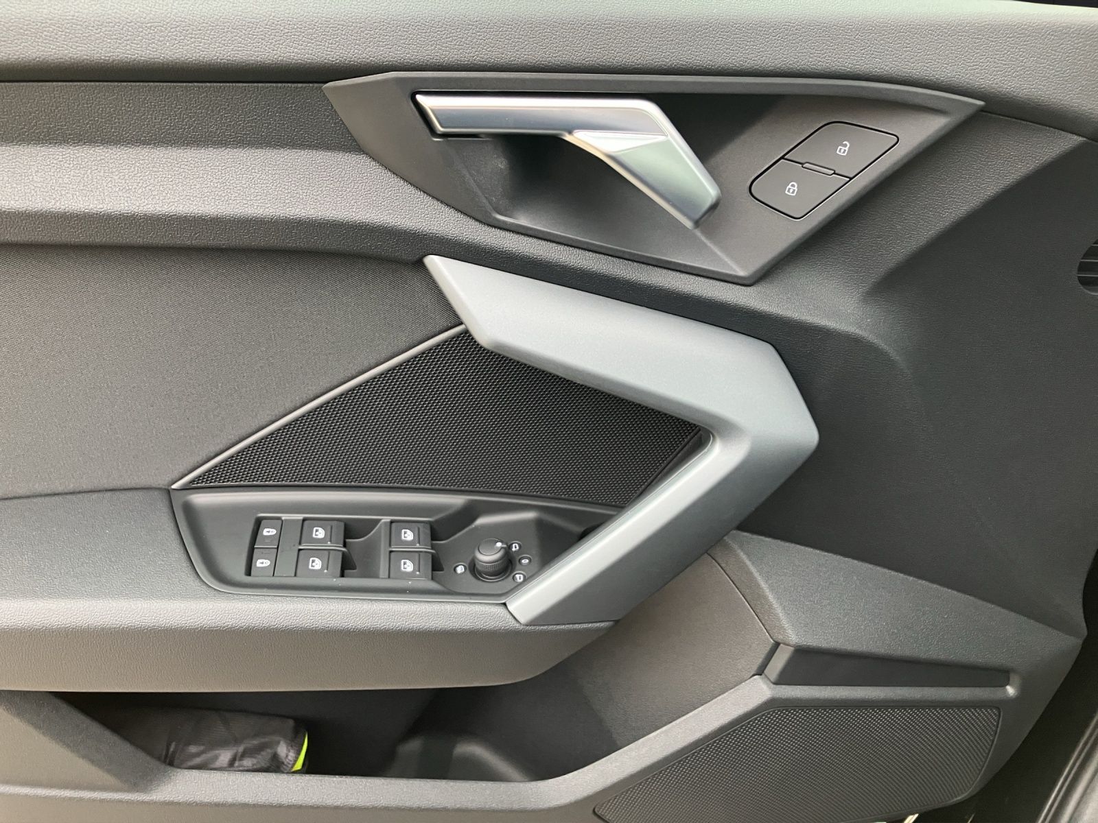 Fahrzeugabbildung Audi A3 Sportback TFSI advanced LED ACC NAVI RFK