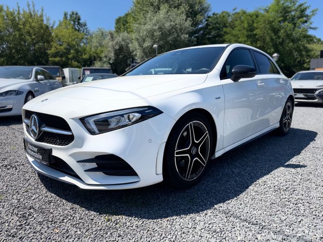 MERCEDES-BENZ A 200 Edition 2020+AMG+LEDER+NAVI+LED+