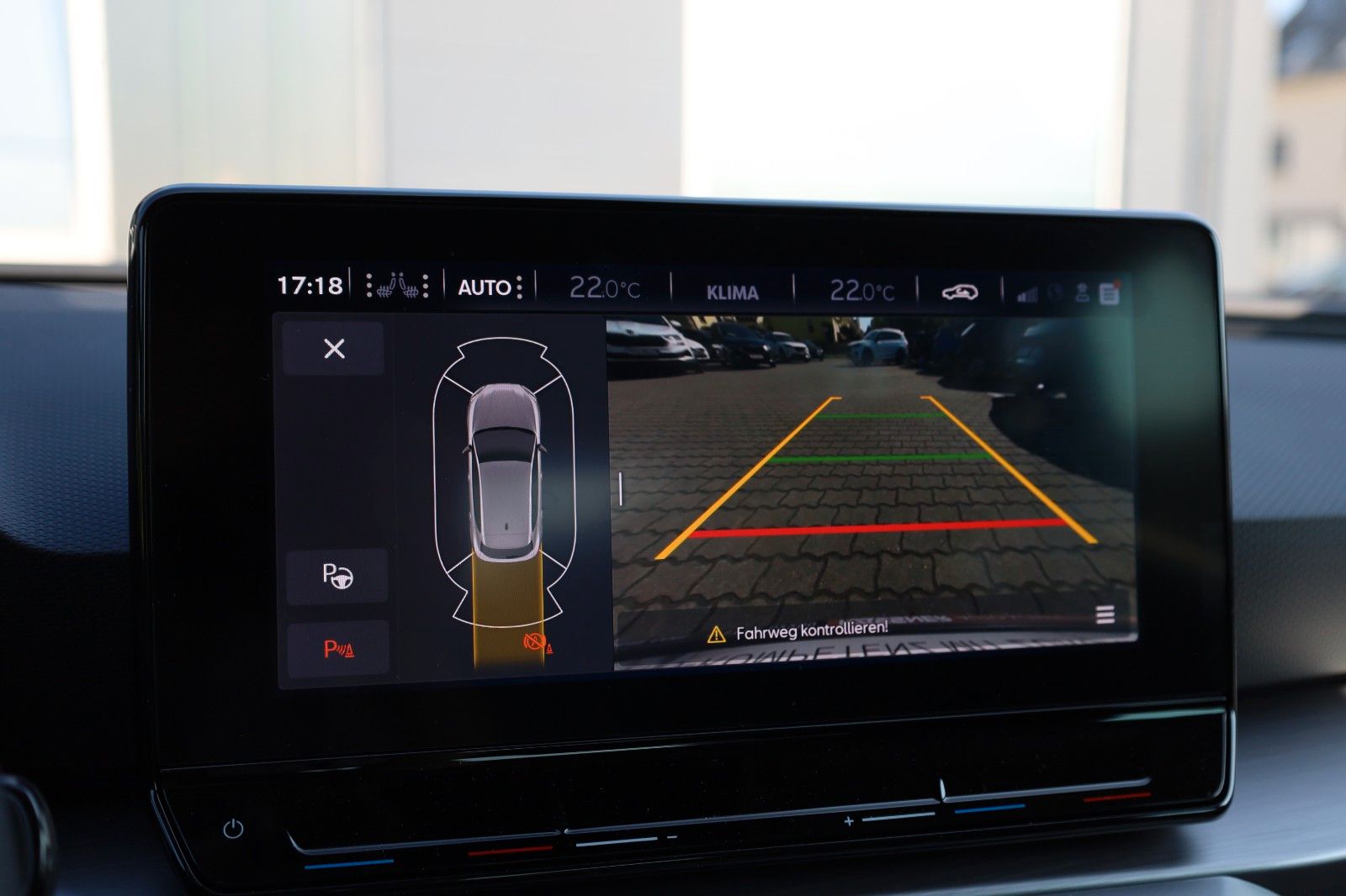 Fahrzeugabbildung SEAT Leon FR 1,5 TSI *LED*SHZ*PDC