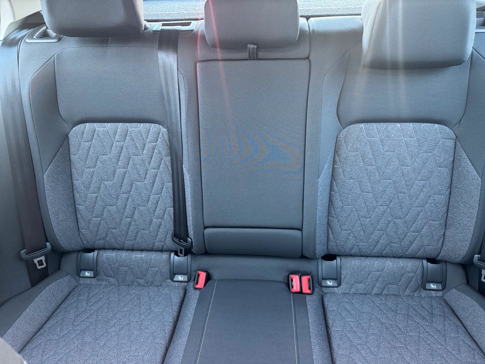Fahrzeugabbildung Volkswagen Golf VIII Lim. Move 1.5 eTSI