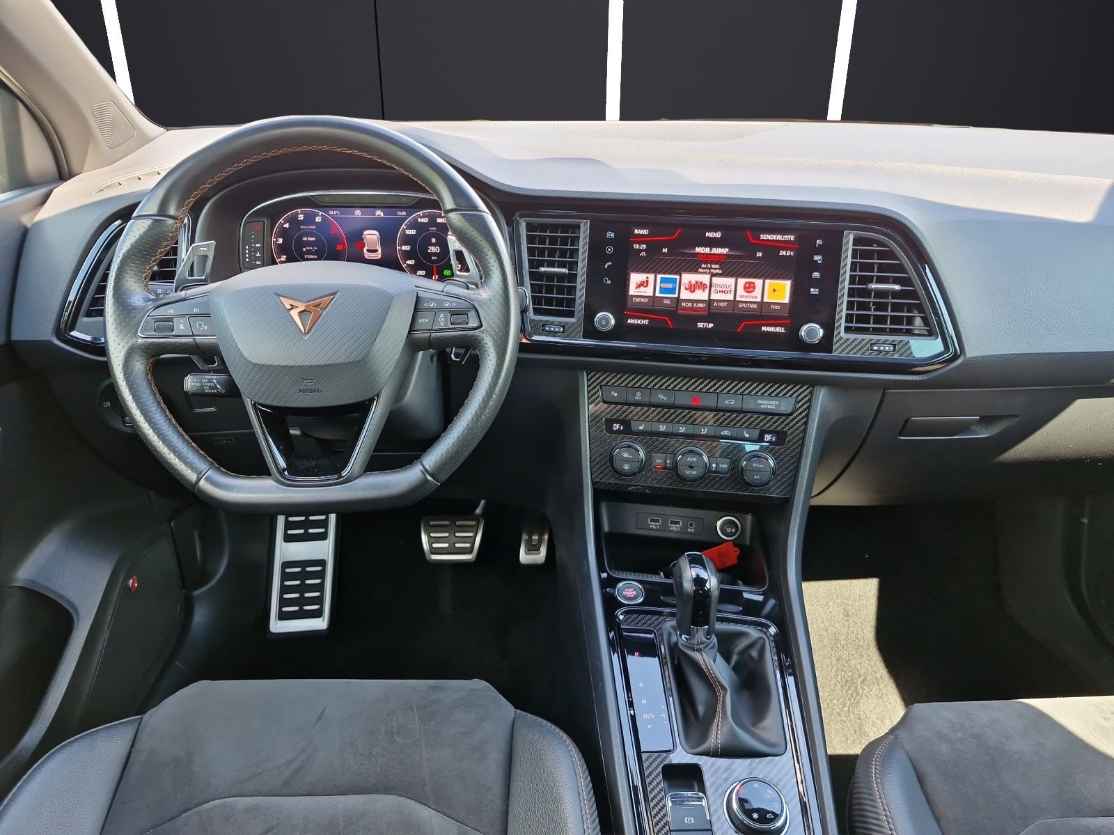 Fahrzeugabbildung SEAT Ateca Basis 4Drive 2.0 TSI DSG ACC KAMERA LED