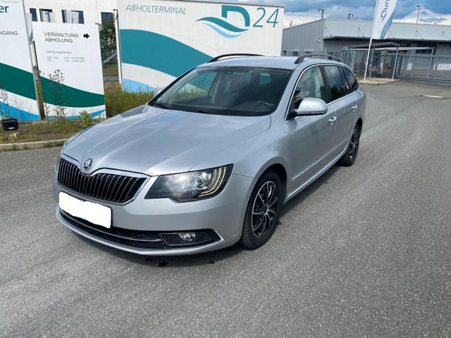 Skoda Superb 2.0 TDi Combi Exclusive NaVi Xenon