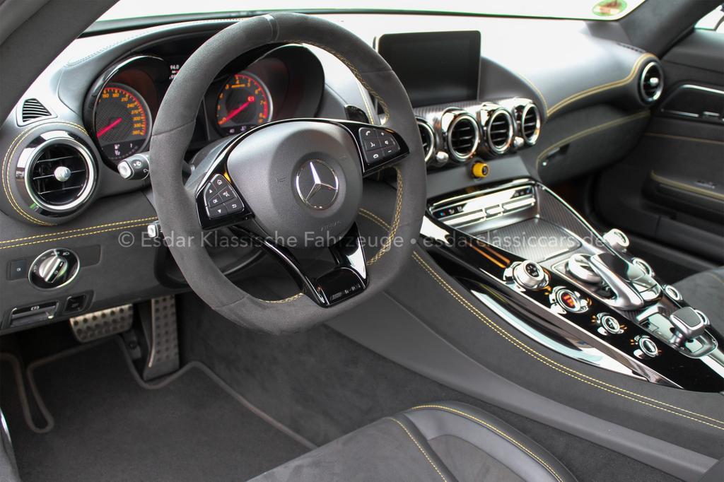 Mercedes-Benz AMG GT R