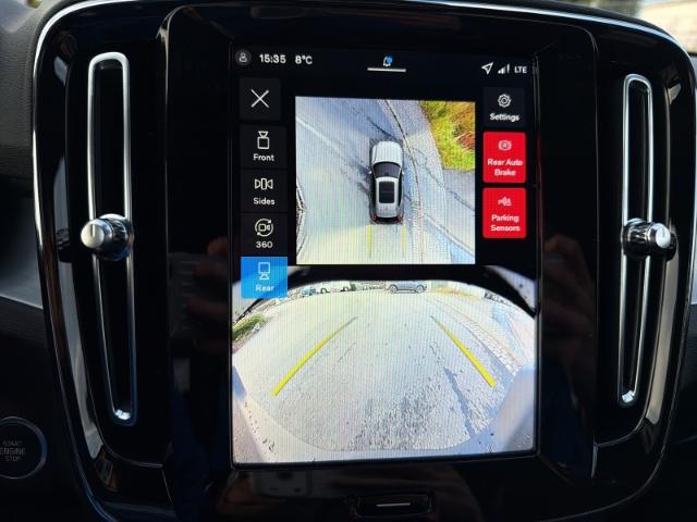 Volvo XC40 B4 Mild-Hybrid Ultra Dark Standheizung AHK 