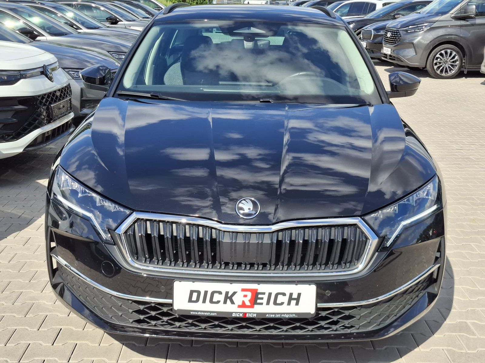 Fahrzeugabbildung SKODA Octavia 1.5 eTSI DSG Selection LED*AHK*5J-Gar.