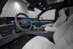 Escalade ESV2025 FACELIFT 4WD LUX PRM GREY/BEIGE
