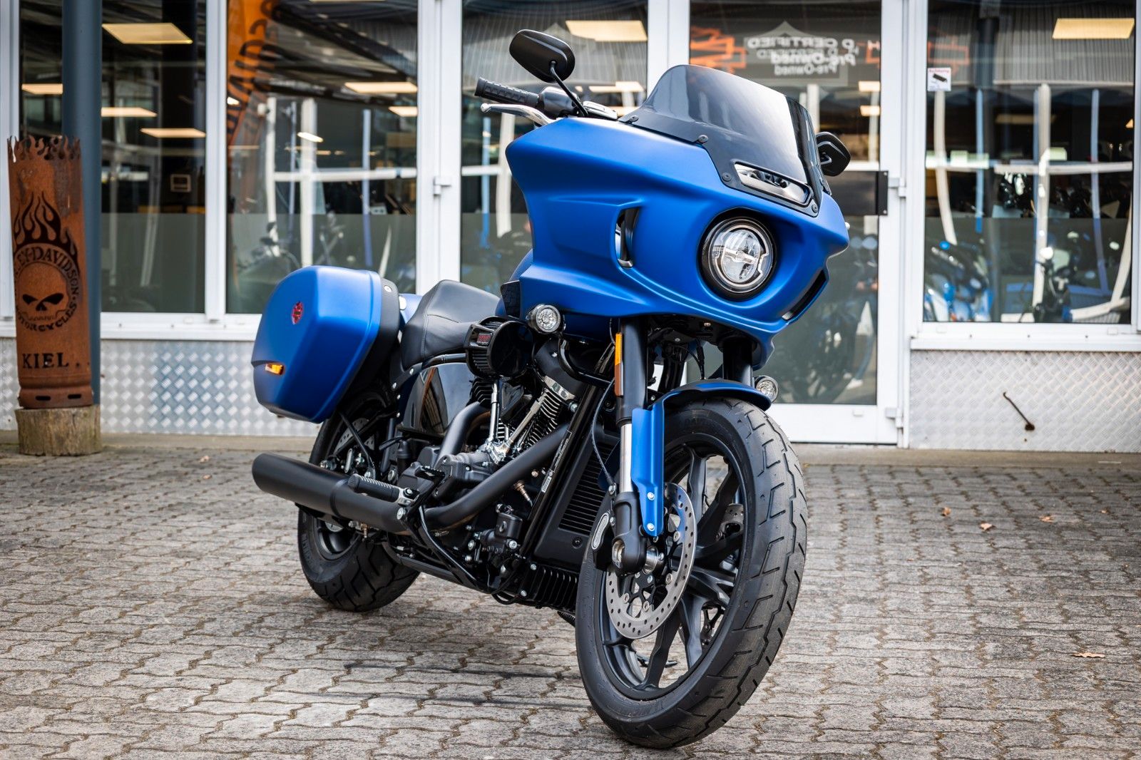 Fahrzeugabbildung Harley-Davidson FXLRST LOW RIDER ST 117 MY26