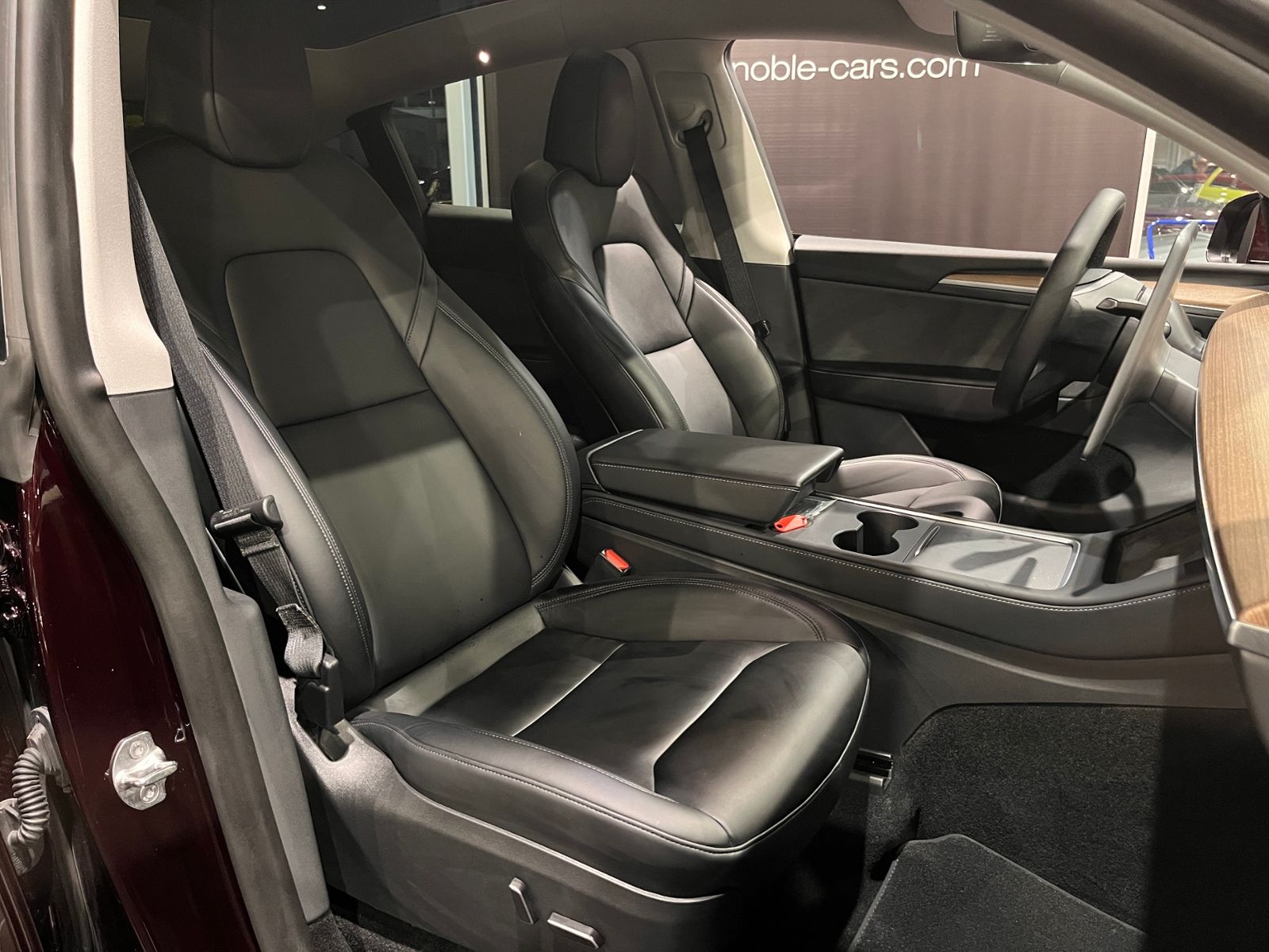 Fahrzeugabbildung Tesla Model Y SR RWD AUTOPILOT PANO 360° WP 19"