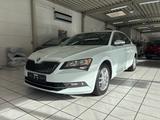 Skoda Superb Lim. 1.6 TDI *Automatik*SHZ* - Skoda Superb in Duisburg