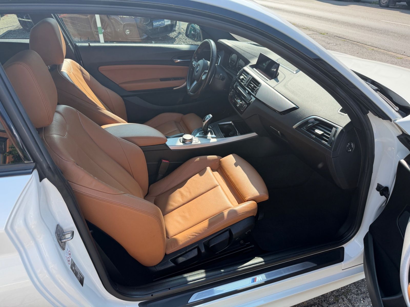 Fahrzeugabbildung BMW 230i Coupe M SPORT AUTOMATIK LED LEDER CAR PLAY