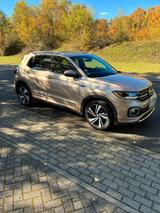 Volkswagen T Cross R Line DSG TSI Vollausstattung - mit Benzin-Antrieb: Beige, mit Android Auto, mit Klimaanlage