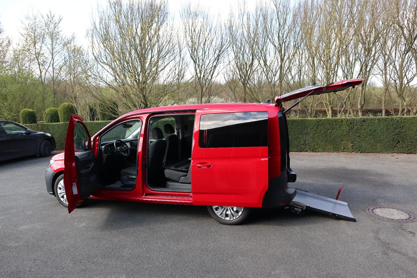 Volkswagen Caddy Maxi 2,0 TDI DSG*neue Rollstuhlrampe*AMF-B