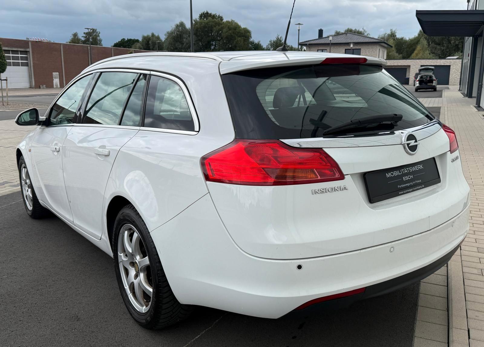 Opel Insignia 2012 — engine 1.956 cm³, 131 HP (96kW)