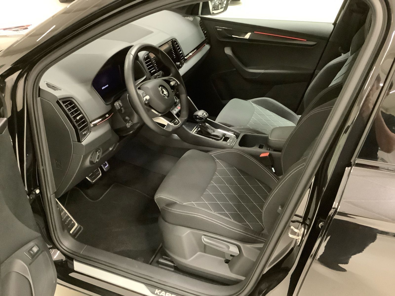 Karoq 1.5 TSI DSG SPORTLINE AHK CANTON 360° ACC