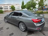 BMW 740d xDrive - - graue BMW 740