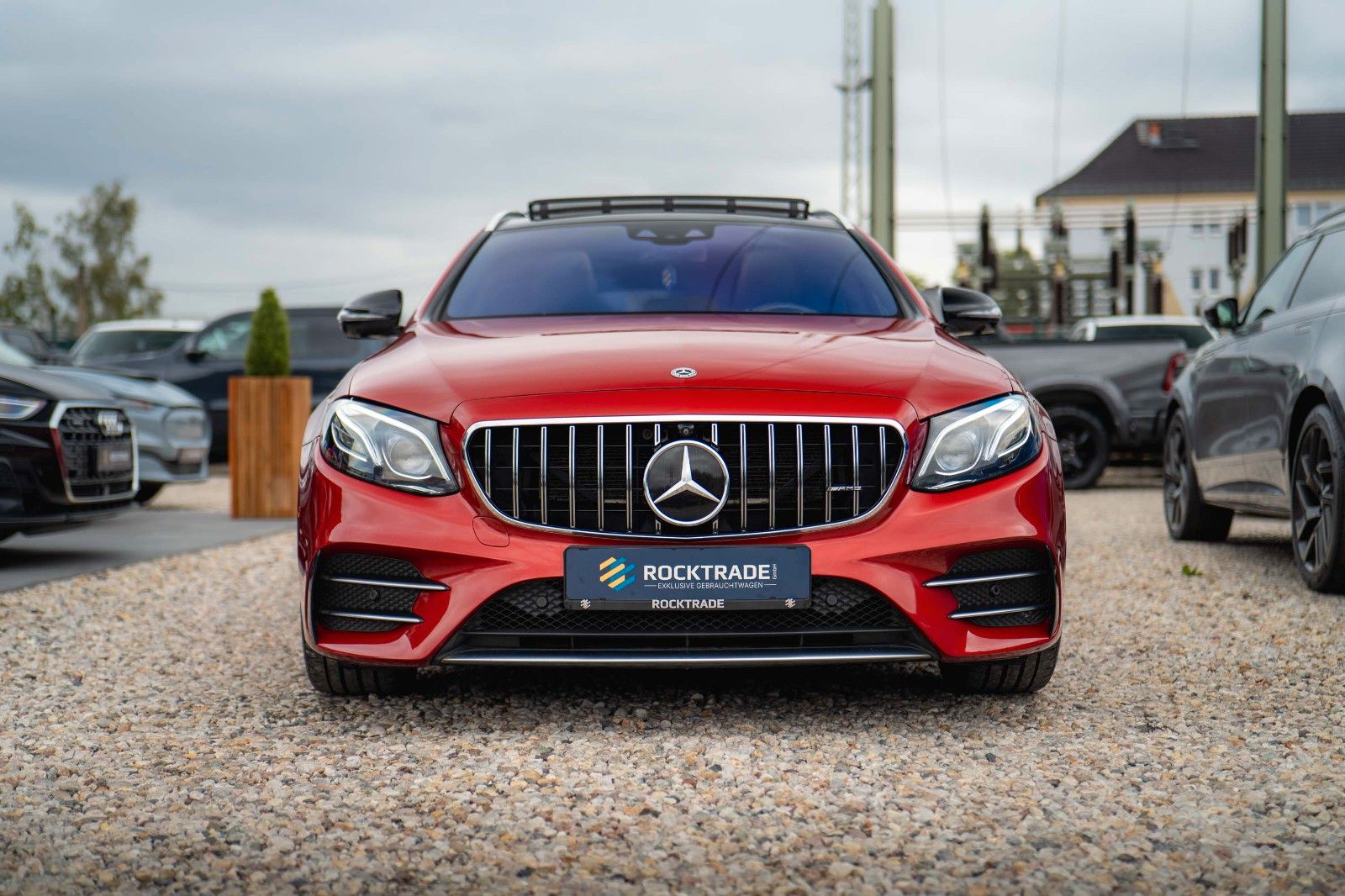 Fahrzeugabbildung Mercedes-Benz E 43 AMG 4Matic Night-Paket *Airmatic*ACC*Pano*